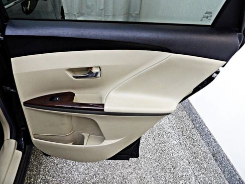 Used 2014 Toyota Venza LE image 12