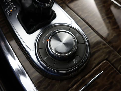 Used 2019 Nissan Armada SL w/ Premium Package image 18