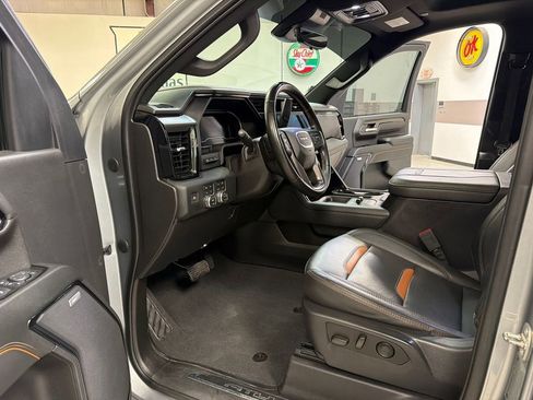 Used 2024 GMC Sierra 3500 AT4 w/ AT4 Premium Plus Package AWD/4WD image 24