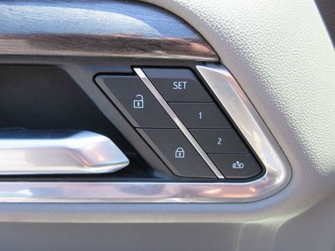 Certified 2025 Chevrolet Silverado 1500 LTZ AWD/4WD image 26