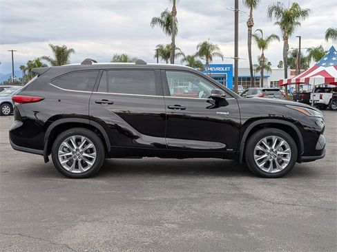 Used 2021 Toyota Highlander Limited image 4