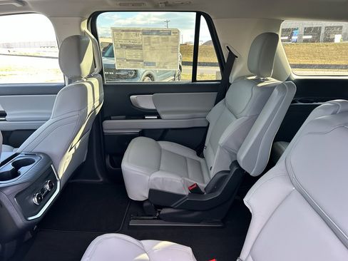 New 2026 Ford Expedition Active AWD/4WD image 19