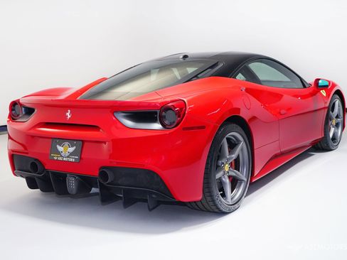 Used 2019 Ferrari 488 GTB RWD image 6