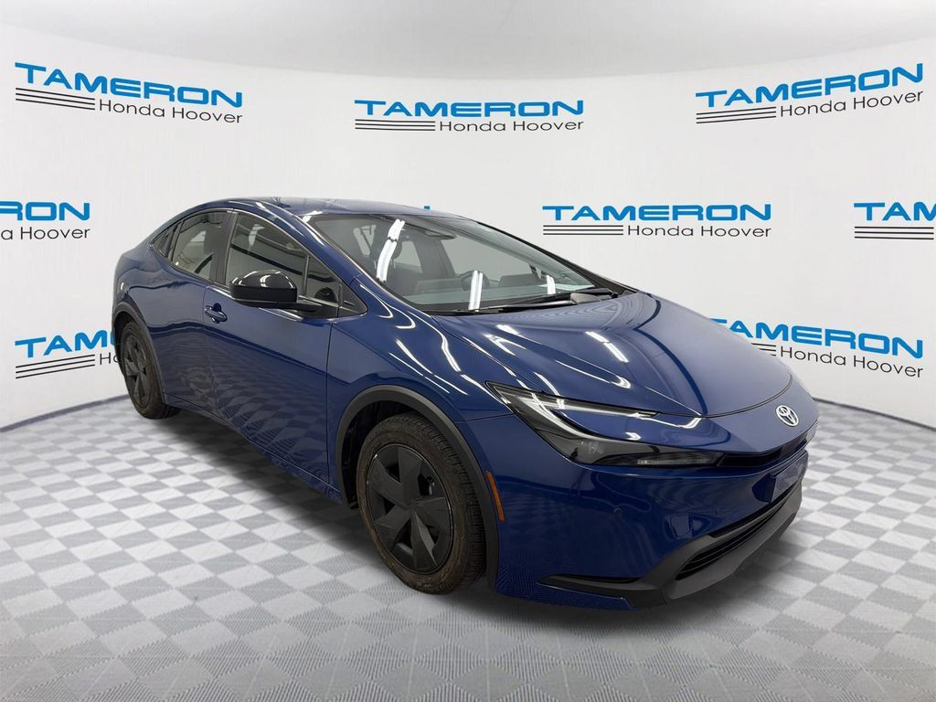 Used 2024 Toyota Prius LE FWD image 7