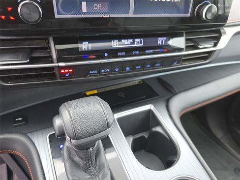 Used 2021 Toyota Sienna XSE w/ XSE Plus Package image 22