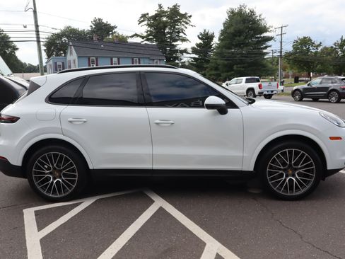Used 2023 Porsche Cayenne w/ Premium Package AWD/4WD image 5