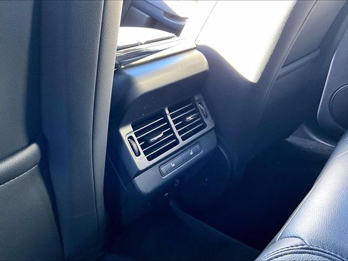 Used 2025 Land Rover Range Rover Evoque Dynamic SE image 34