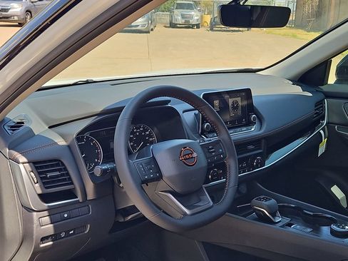 New 2026 Nissan Rogue SV AWD/4WD image 13
