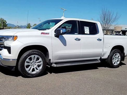 Used 2022 Chevrolet Silverado 1500 LTZ w/ LTZ Convenience Package II AWD/4WD image 4