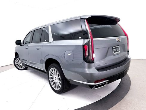 Used 2023 Cadillac Escalade ESV Premium Luxury w/ Performance Package AWD/4WD image 2