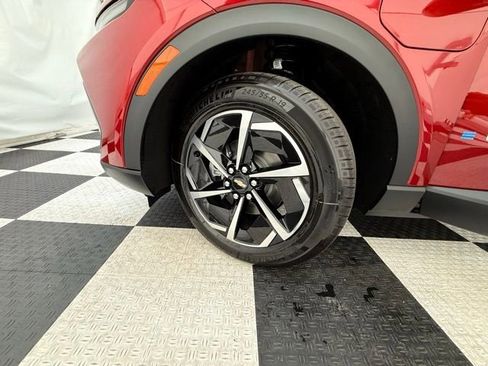 New 2026 Chevrolet Equinox EV LT image 11