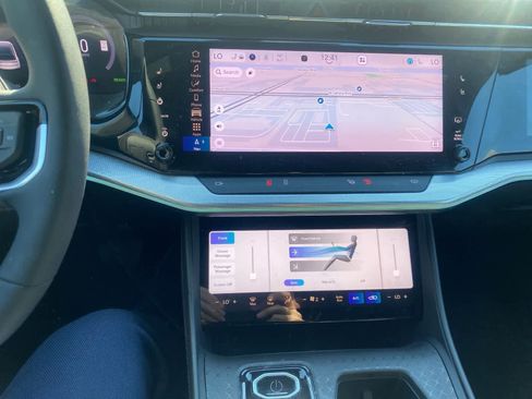 Used 2024 Jeep Wagoneer Launch Edition image 16