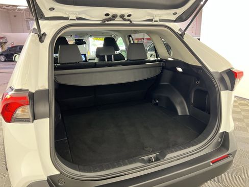 Used 2025 Toyota RAV4 XLE AWD/4WD image 27