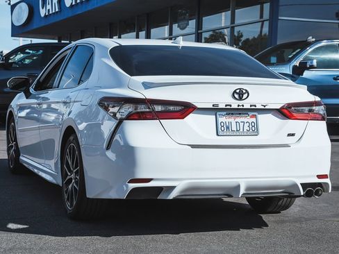 Used 2021 Toyota Camry SE w/ Convenience Package image 10