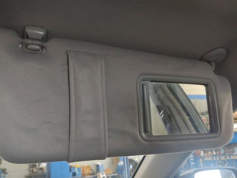 Used 2010 Toyota Camry LE FWD image 5