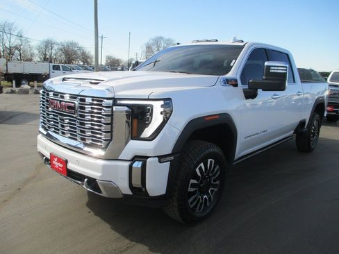 Certified 2024 GMC Sierra 2500 Denali w/ Denali Reserve Package image 9