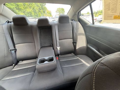 Used 2025 Nissan Altima 2.5 SV FWD image 32