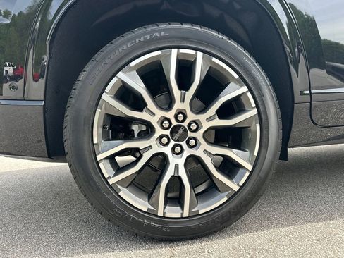 New 2026 GMC Acadia Denali Ultimate w/ LPO, Floor Liner Package FWD image 18