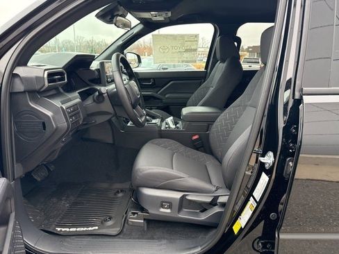 Used 2024 Toyota Tacoma SR image 17