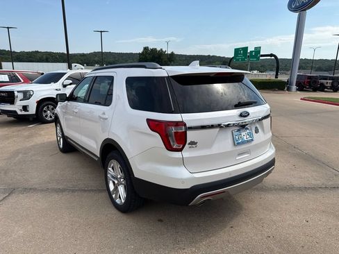 Used 2017 Ford Explorer XLT w/ Equipment Group 202A FWD image 6