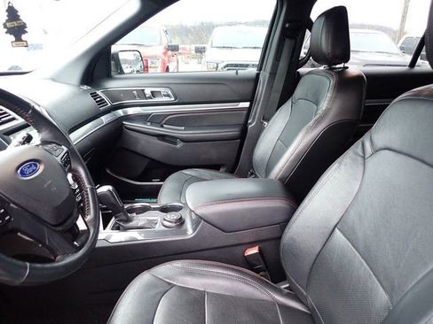 Used 2018 Ford Explorer Sport image 10