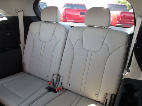 Used 2025 Kia Sorento EX image 19