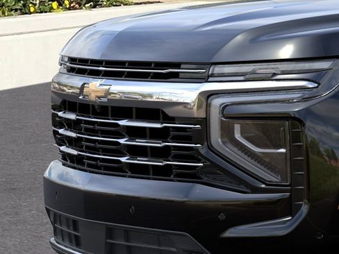 New 2026 Chevrolet Suburban LT w/ Comfort Package AWD/4WD image 13