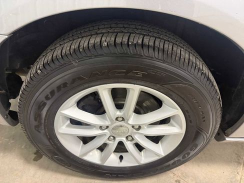 Used 2015 Dodge Grand Caravan SXT FWD image 13