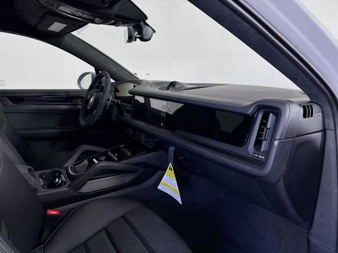 New 2026 Porsche Cayenne GTS image 22