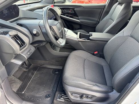 Used 2024 Toyota bZ4X FWD image 30