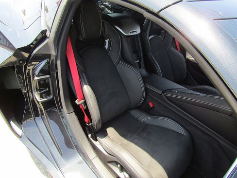 Used 2024 Chevrolet Corvette Z06 RWD image 12