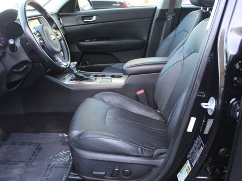 Used 2019 Kia Optima EX image 16