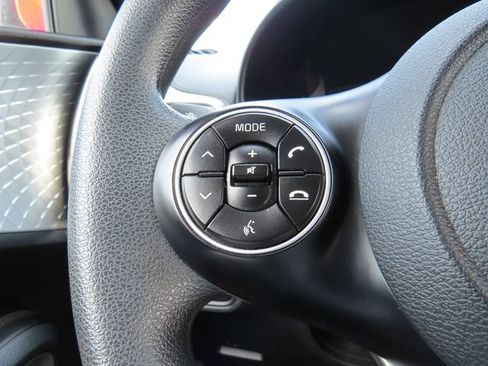 Used 2021 Kia Soul LX FWD image 17
