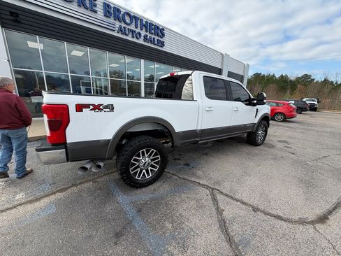 Used 2019 Ford F250 Lariat w/ Lariat Ultimate Package image 4