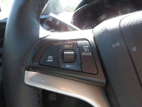Used 2018 Chevrolet Trax LT w/ LT Convenience Package FWD image 21