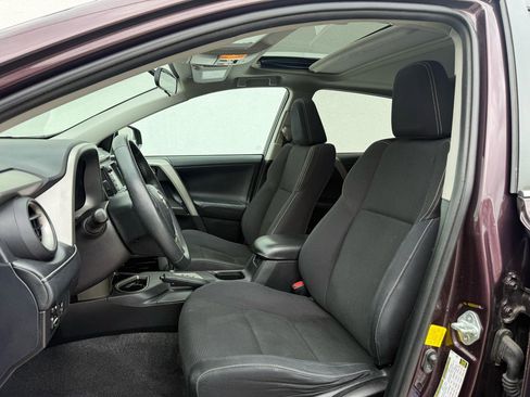 Used 2016 Toyota RAV4 XLE AWD/4WD image 3