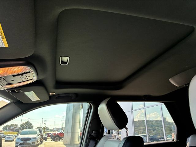 Used 2022 Dodge Durango R/T w/ Blacktop Package AWD/4WD image 19