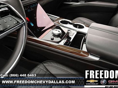 Certified 2025 Cadillac Escalade Sport Platinum w/ LPO, ONYX Package AWD/4WD image 27