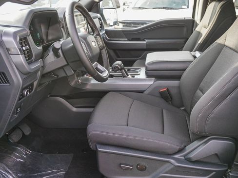 New 2025 Ford F150 XLT w/ Equipment Group 301A Standard image 17