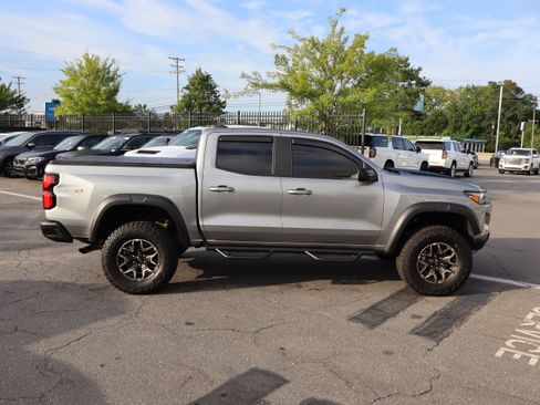 Used 2024 Chevrolet Colorado ZR2 w/ ZR2 Convenience Package III AWD/4WD image 11