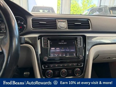 Used 2017 Volkswagen Passat 1.8T SEL Premium FWD image 13