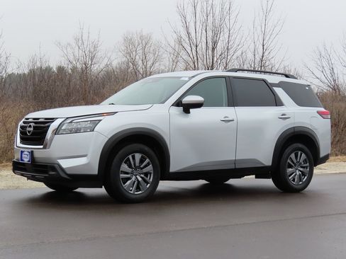 Used 2025 Nissan Pathfinder SV image 22