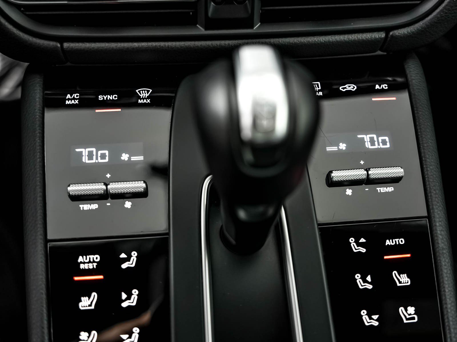 Used 2026 Porsche Macan AWD/4WD image 21