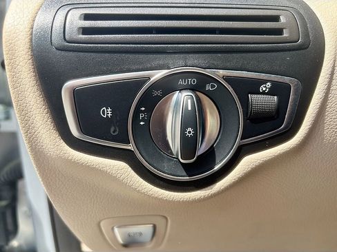 Used 2022 Mercedes-Benz GLC 300 4MATIC w/ Driver Assistance Package image 41