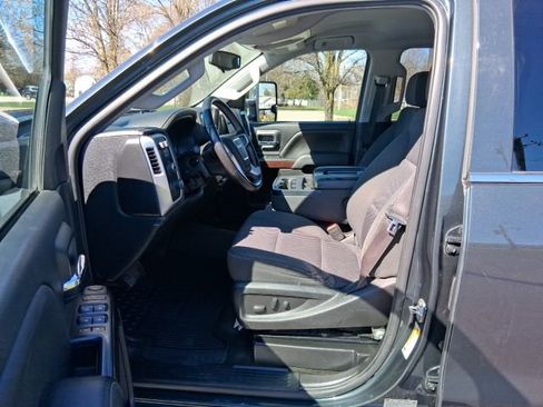 Used 2017 GMC Sierra 2500 SLE w/ SLE Preferred Package image 11