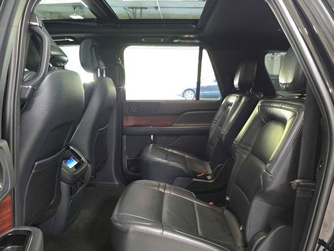 Used 2024 Lincoln Navigator L 4WD image 16