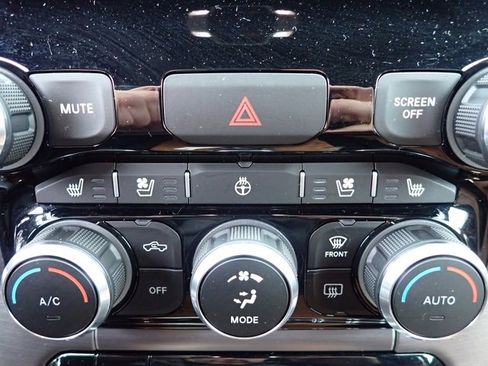 Used 2020 RAM 1500 Limited w/ Body Color Bumper Group image 24