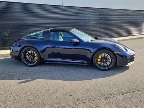 Certified 2026 Porsche 911 Targa 4 GTS AWD/4WD image 6