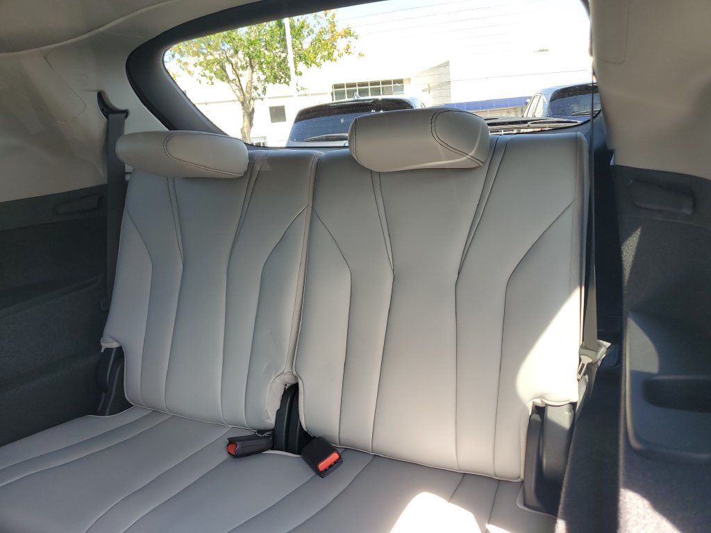 Certified 2024 Acura MDX w/ Technology Package FWD image 14