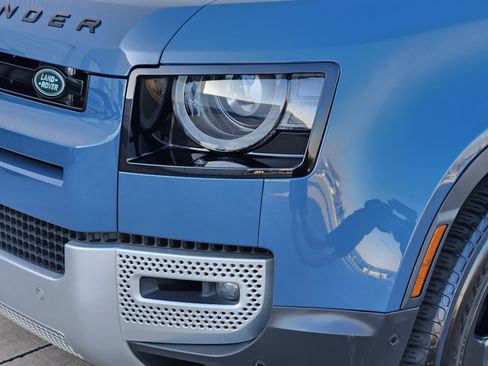 Certified 2023 Land Rover Defender 110 SE image 9